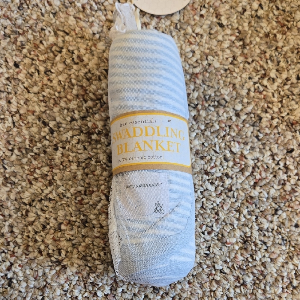 NWT Burt's Bees Baby Swaddling Blanket